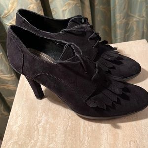 tahari heeled boots size 7.5